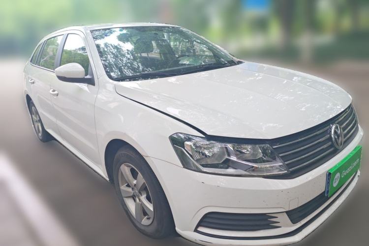 Used Volkswagen Gran Lavida 2015 1.6L Automatic Fashion Edition Front Right 45 Deg