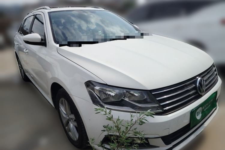 Used Volkswagen Gran Lavida 2015 230TSI DSG Comfort Edition Front Right 45 Deg