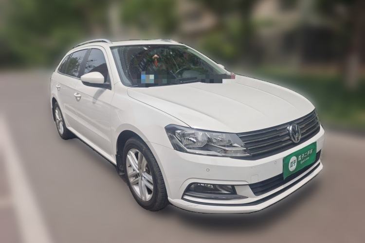Used Volkswagen Gran Lavida 2015 1.6L Automatic Comfort Edition Front Right 45 Deg