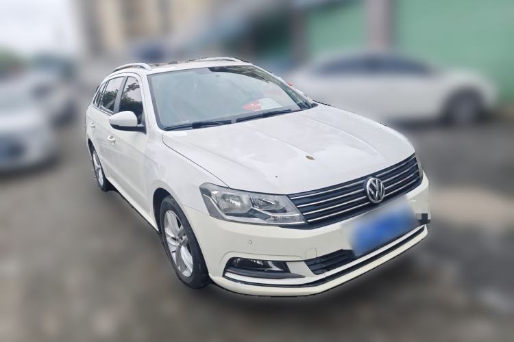 Used Volkswagen Gran Lavida 2015 1.6L Automatic Comfort Edition Front Right 45 Deg