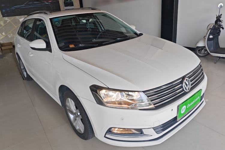 Used Volkswagen Gran Lavida 2015 1.6L Automatic Comfort Edition Front Right 45 Deg