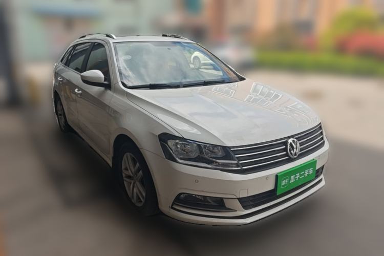 Used Volkswagen Gran Lavida 2015 1.6L Automatic Comfort Edition Front Right 45 Deg