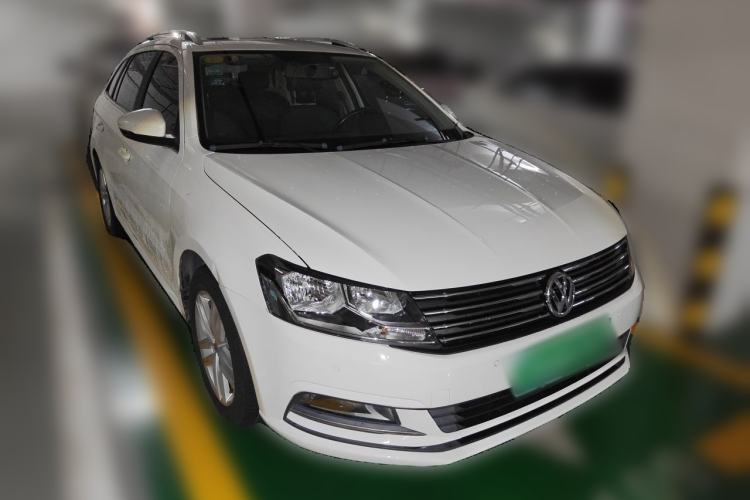 Used Volkswagen Gran Lavida 2015 1.6L Automatic Comfort Edition Front Right 45 Deg