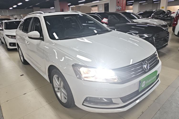 Used Volkswagen Gran Lavida 2015 1.6L Automatic Comfort Edition Front Right 45 Deg