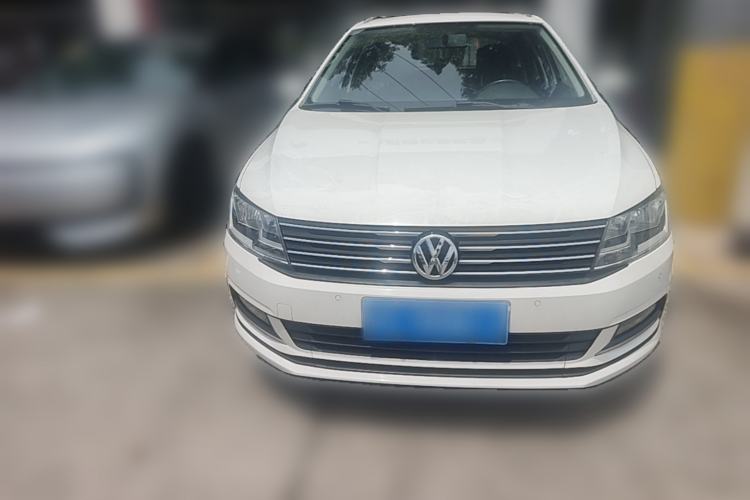 Used Volkswagen Gran Lavida 2015 1.6L Automatic Comfort Edition Front