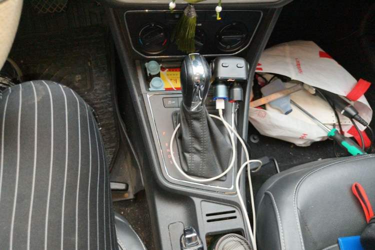 Used Volkswagen Gran Lavida 2015 1.6L Automatic Comfort Edition Gear Lever