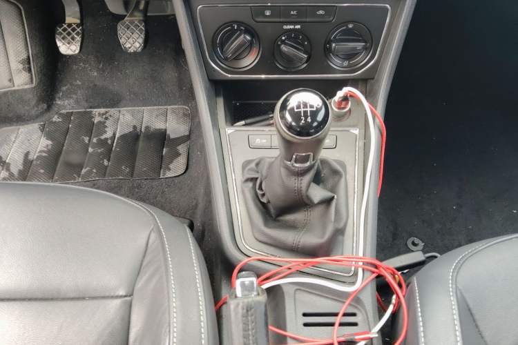 Used Volkswagen Gran Lavida 2015 1.6L Manual Comfort Edition Gear Lever