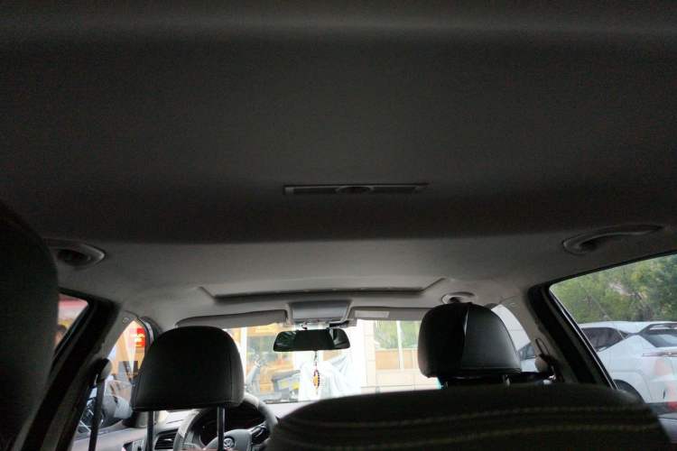Used Volkswagen Gran Lavida 2015 1.6L Automatic Comfort Edition Headliner