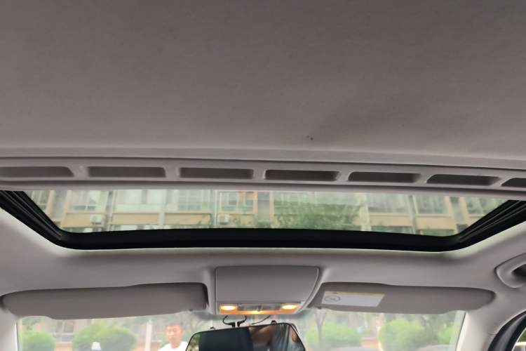 Used Volkswagen Gran Lavida 2015 1.6L Automatic Comfort Edition Headliner