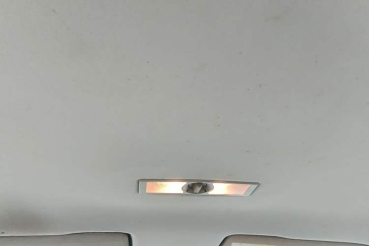 Used Volkswagen Gran Lavida 2015 1.6L Automatic Fashion Edition Headliner