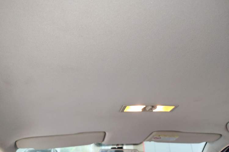 Used Volkswagen Gran Lavida 2015 1.6L Automatic Fashion Edition Headliner