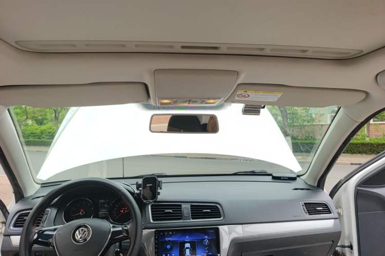 Used Volkswagen Gran Lavida 2015 1.6L Automatic Comfort Edition Headliner