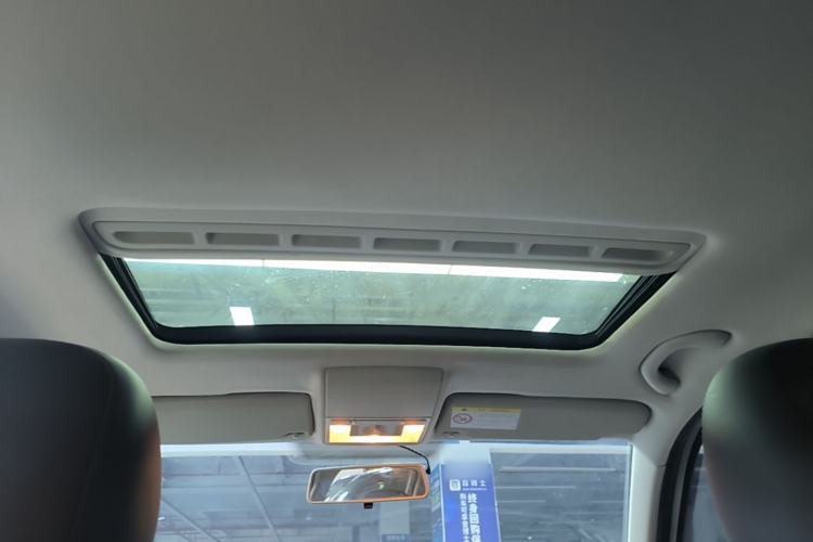 Used Volkswagen Gran Lavida 2015 1.6L Automatic Comfort Edition Headliner
