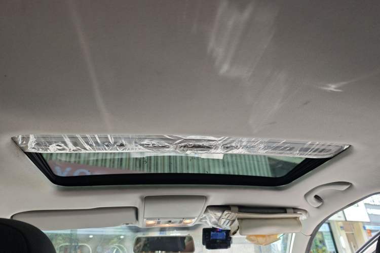 Used Volkswagen Gran Lavida 2015 1.6L Automatic Comfort Edition Headliner