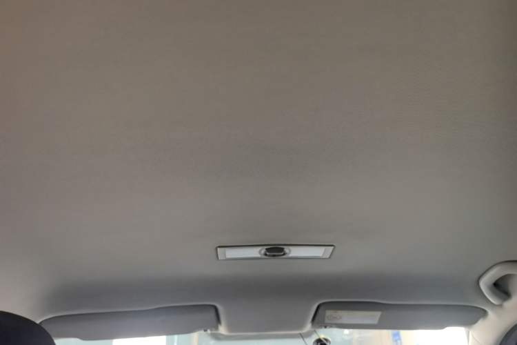 Used Volkswagen Gran Lavida 2015 1.6L Automatic Fashion Edition Headliner