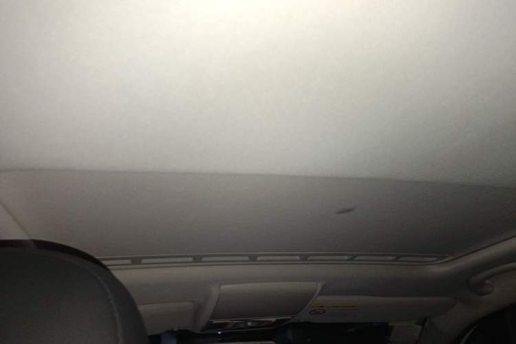 Used Volkswagen Gran Lavida 2015 1.6L Automatic Comfort Edition Headliner