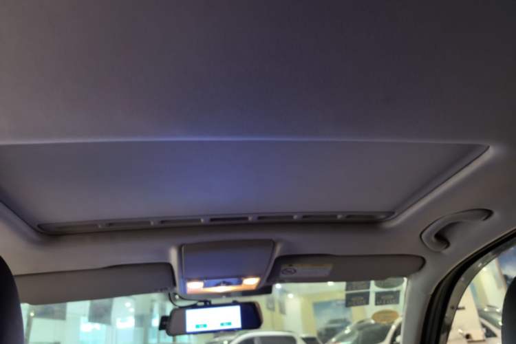 Used Volkswagen Gran Lavida 2015 1.6L Automatic Comfort Edition Headliner