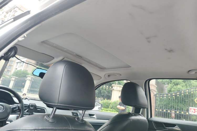Used Volkswagen Gran Lavida 2015 1.6L Automatic Comfort Edition Headliner