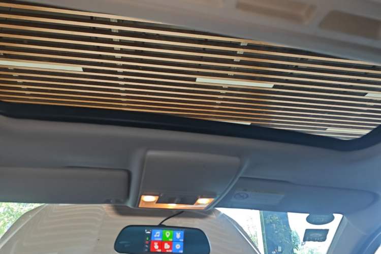 Used Volkswagen Gran Lavida 2015 1.6L Automatic Comfort Edition Headliner