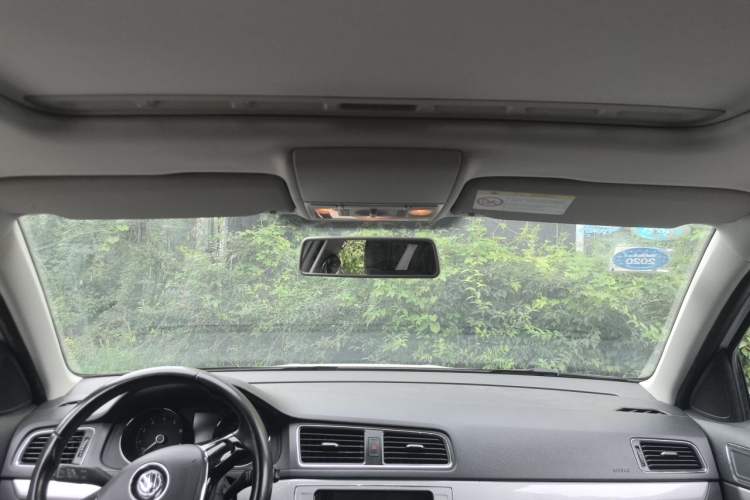 Used Volkswagen Gran Lavida 2015 1.6L Automatic Comfort Edition Headliner