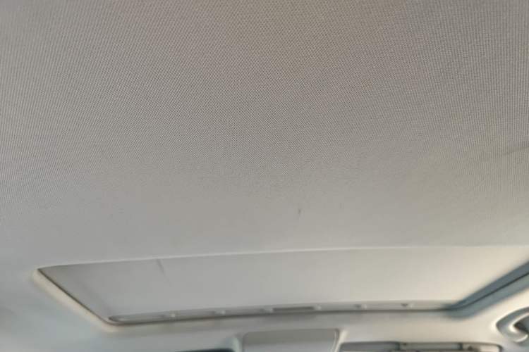 Used Volkswagen Gran Lavida 2015 1.6L Automatic Comfort Edition Headliner