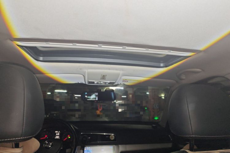 Used Volkswagen Gran Lavida 2015 1.6L Automatic Comfort Edition Headliner