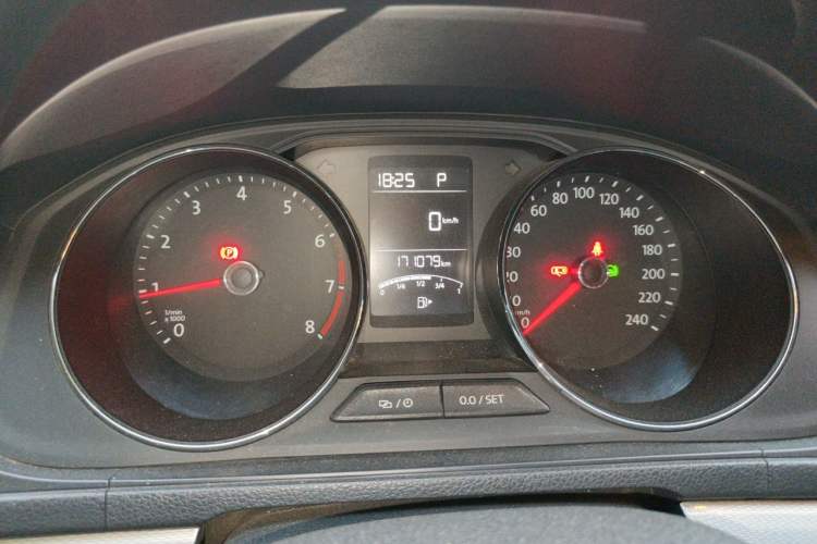 Used Volkswagen Gran Lavida 2015 1.6L Automatic Comfort Edition Instrument Cluster