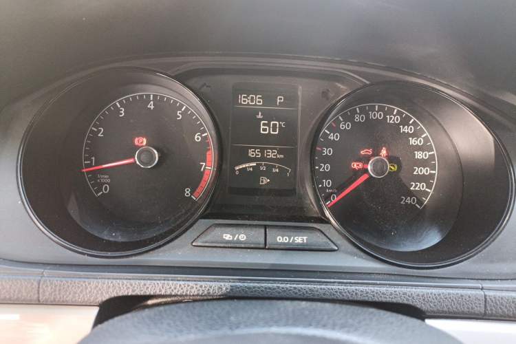 Used Volkswagen Gran Lavida 2015 1.6L Automatic Fashion Edition Instrument Cluster