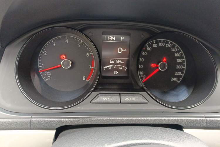 Used Volkswagen Gran Lavida 2015 1.6L Automatic Fashion Edition Instrument Cluster