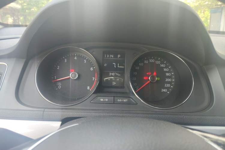 Used Volkswagen Gran Lavida 2015 1.6L Automatic Comfort Edition Instrument Cluster