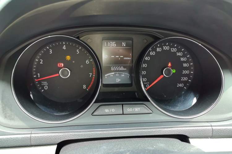 Used Volkswagen Gran Lavida 2015 1.6L Automatic Comfort Edition Instrument Cluster