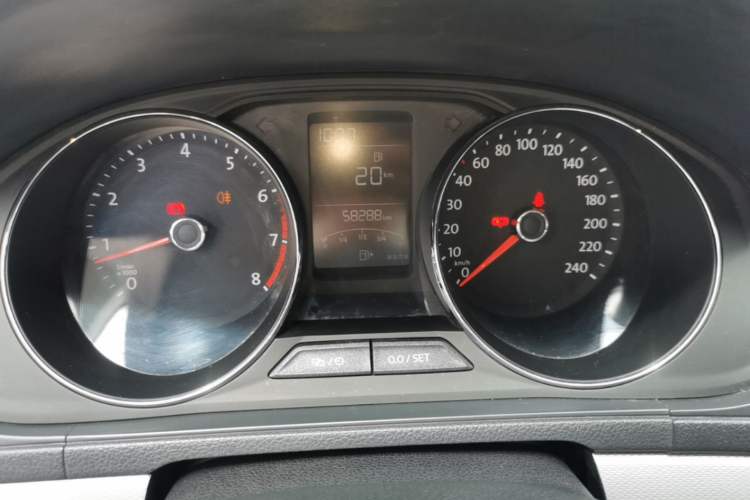 Used Volkswagen Gran Lavida 2015 1.6L Manual Comfort Edition Instrument Cluster