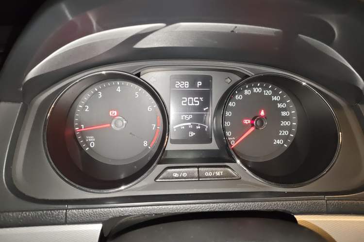 Used Volkswagen Gran Lavida 2015 1.6L Automatic Comfort Edition Instrument Cluster