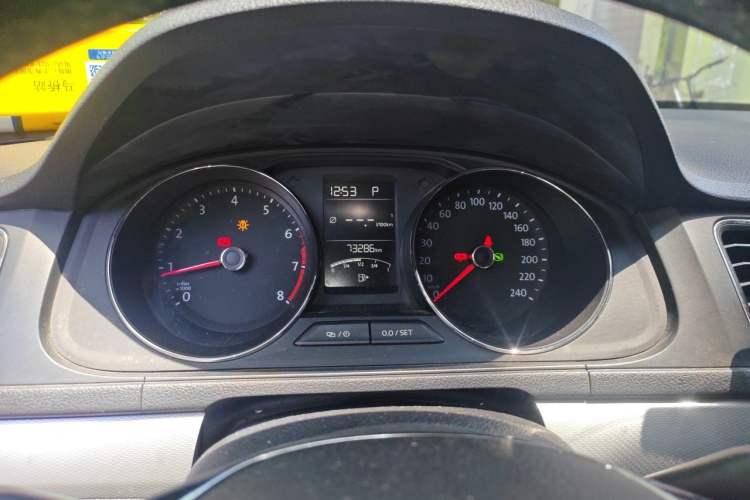 Used Volkswagen Gran Lavida 2015 1.6L Automatic Comfort Edition Instrument Cluster