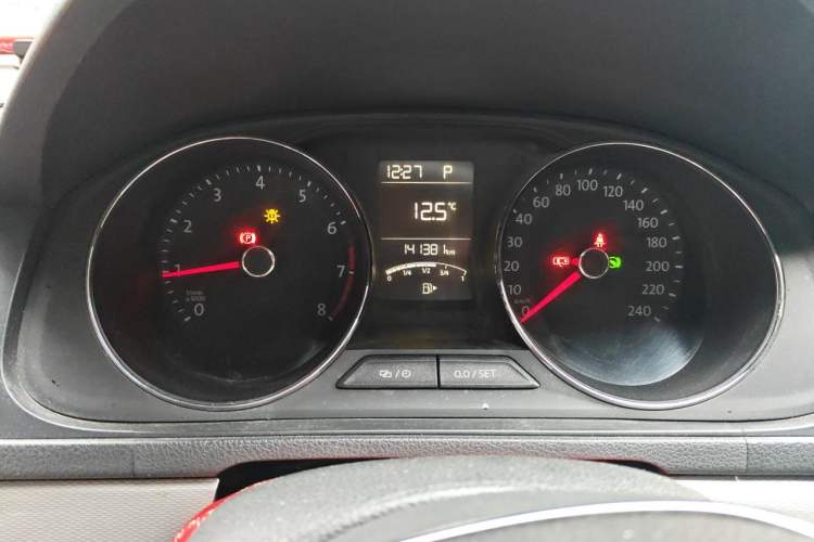 Used Volkswagen Gran Lavida 2015 1.6L Automatic Comfort Edition Instrument Cluster