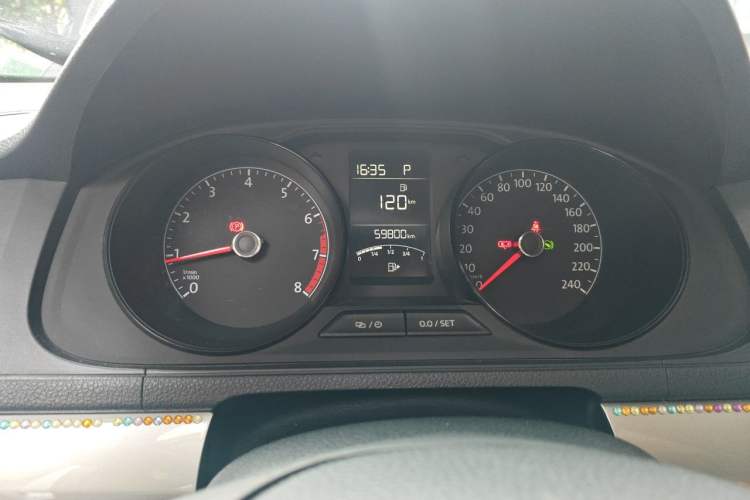 Used Volkswagen Gran Lavida 2015 1.6L Automatic Fashion Edition Instrument Cluster