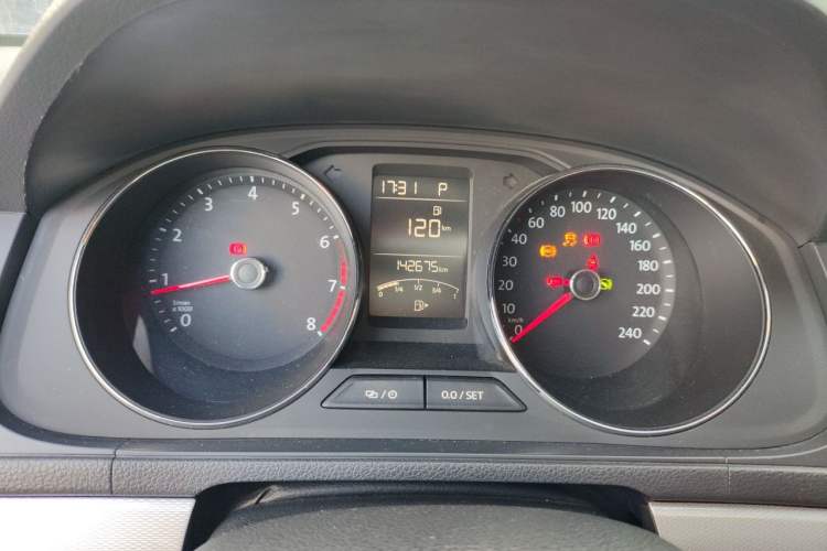 Used Volkswagen Gran Lavida 2015 1.6L Automatic Comfort Edition Instrument Cluster