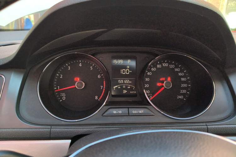 Used Volkswagen Gran Lavida 2015 1.6L Automatic Comfort Edition Instrument Cluster