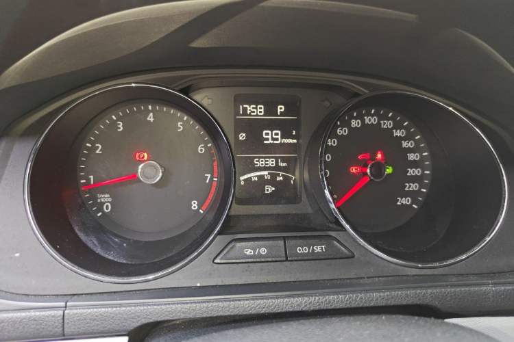 Used Volkswagen Gran Lavida 2015 1.6L Automatic Comfort Edition Instrument Cluster