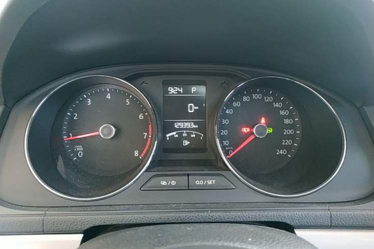 Used Volkswagen Gran Lavida 2015 1.6L Automatic Comfort Edition Instrument Cluster