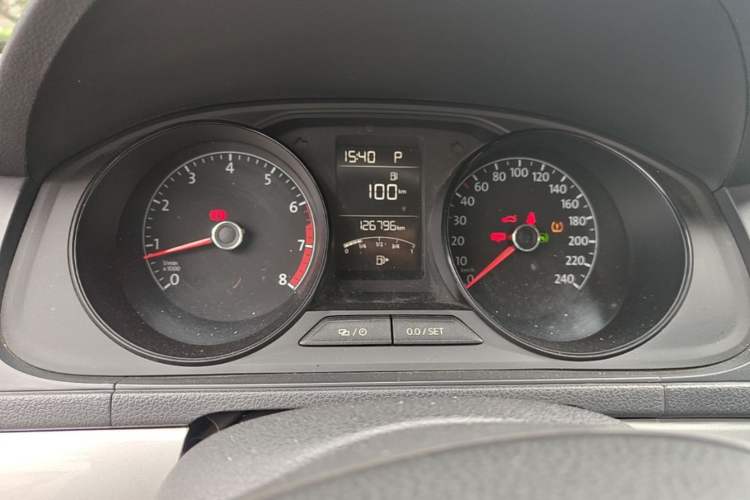 Used Volkswagen Gran Lavida 2015 1.6L Automatic Fashion Edition Instrument Cluster