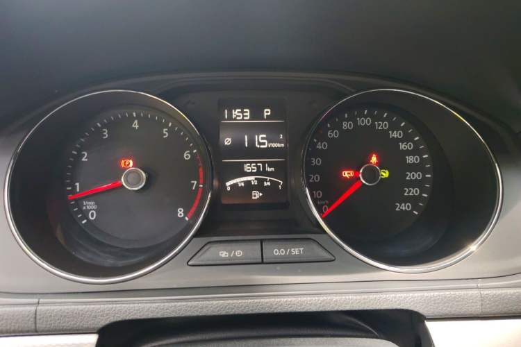 Used Volkswagen Gran Lavida 2015 1.6L Automatic Comfort Edition Instrument Cluster
