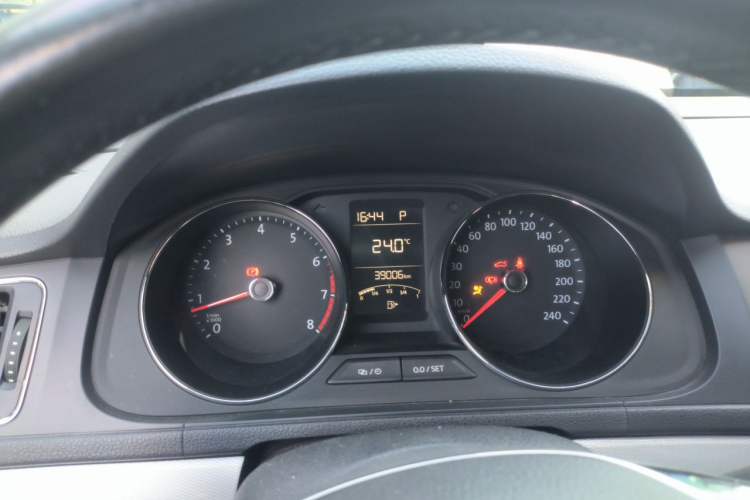 Used Volkswagen Gran Lavida 2015 1.6L Automatic Comfort Edition Instrument Cluster