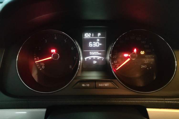 Used Volkswagen Gran Lavida 2015 230TSI DSG Comfort Edition Instrument Cluster