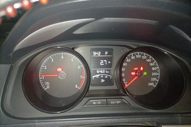 Used Volkswagen Gran Lavida 2015 1.6L Automatic Fashion Edition Instrument Cluster