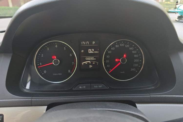 Used Volkswagen Gran Lavida 2015 1.6L Automatic Comfort Edition Instrument Cluster