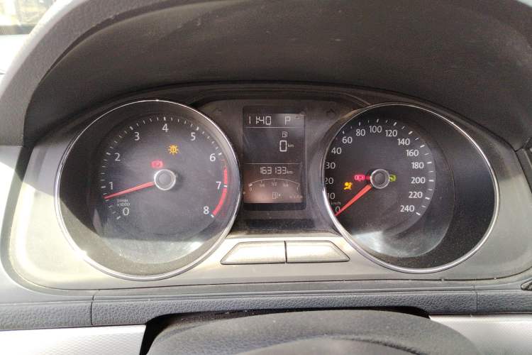 Used Volkswagen Gran Lavida 2015 1.6L Automatic Comfort Edition Instrument Cluster