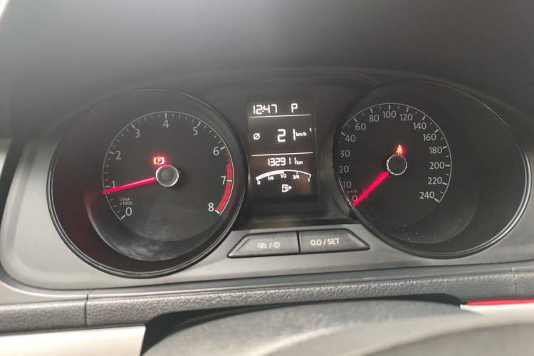 Used Volkswagen Gran Lavida 2015 1.6L Automatic Fashion Edition Instrument Cluster