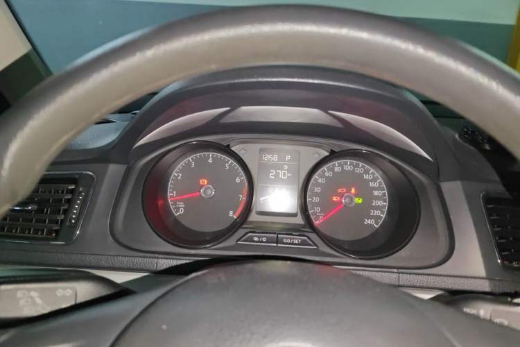 Used Volkswagen Gran Lavida 2015 1.6L Automatic Fashion Edition Instrument Cluster