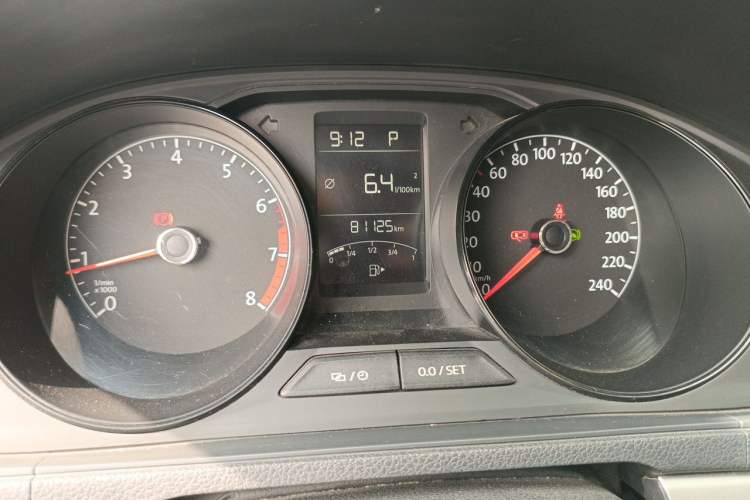 Used Volkswagen Gran Lavida 2015 1.6L Automatic Fashion Edition Instrument Cluster